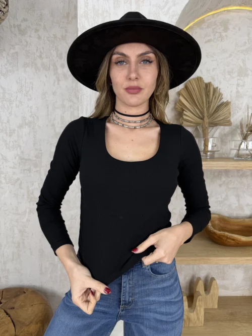 REMERA CROP GIA